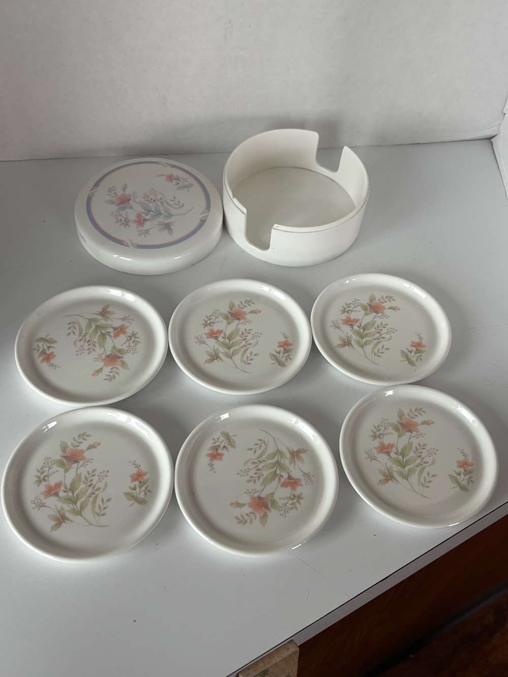 Vintage by Cloverleaf Melamine Drink Coaster Set With Lidded Holder